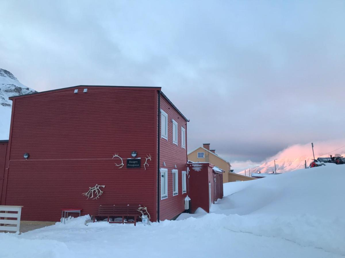 Haugen Pensjonat Svalbard Longyearbyen Exterior photo